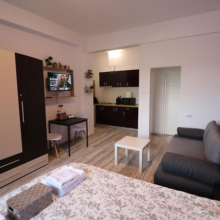Charming Cozy Studio - Old Town - Free Minibar Leilighet Bucureşti Eksteriør bilde
